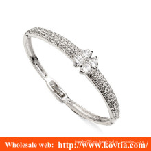 Mujeres elegante de oro blanco y diamante blanco inaly brazalete